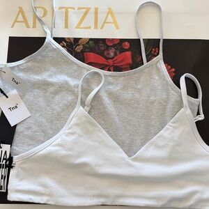 ARITZIA TnAction TnaBUTTER™ Hold Tight Bra Top & Tna Chill Karelis Cropped Tank